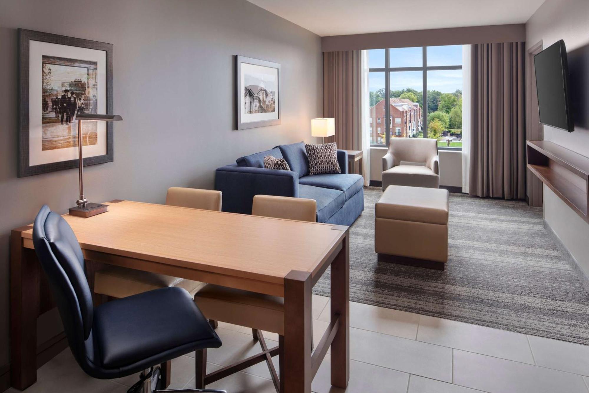 Embassy By Hilton 4* South Bend