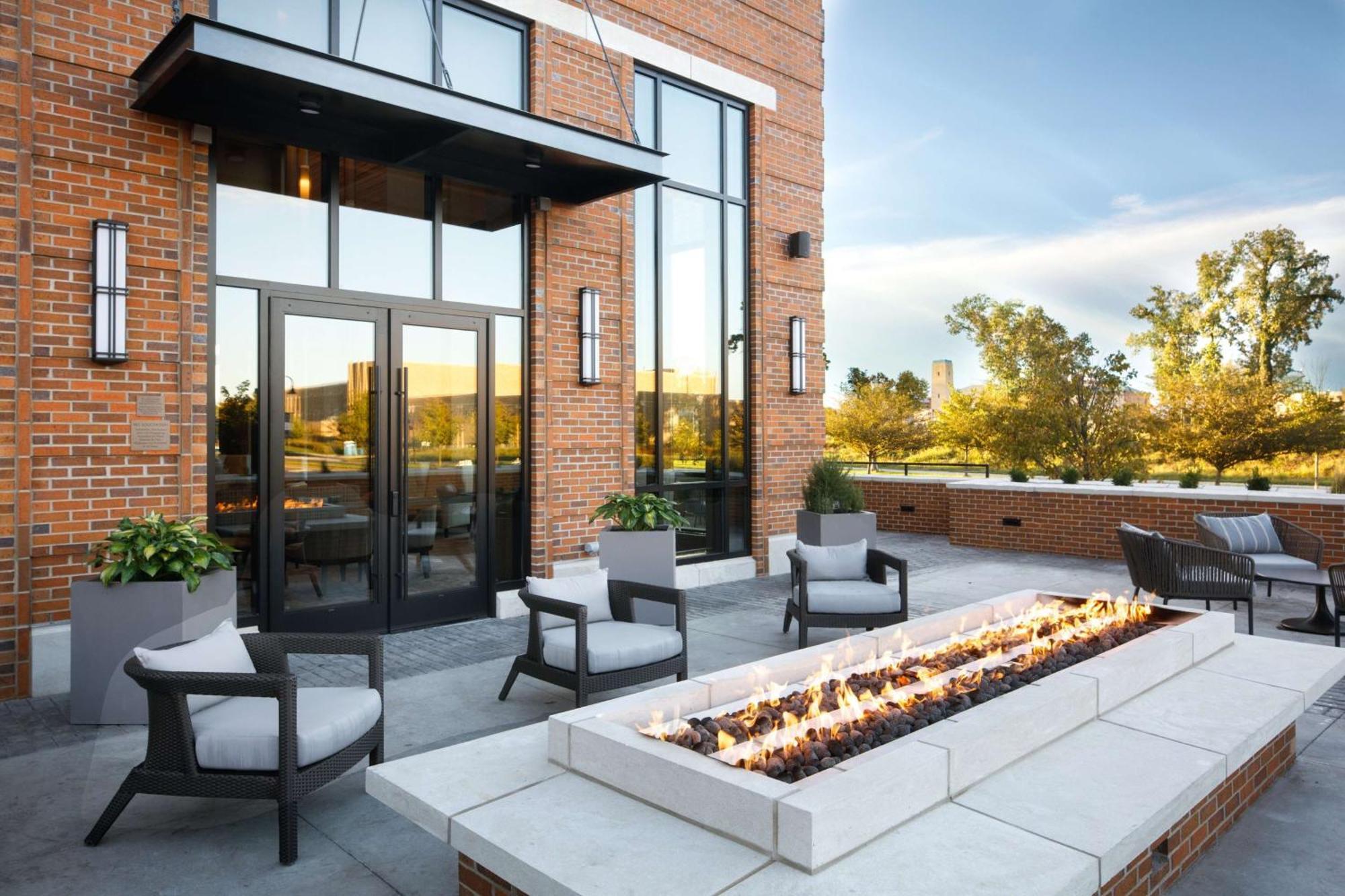 Embassy By Hilton Hotel South Bend